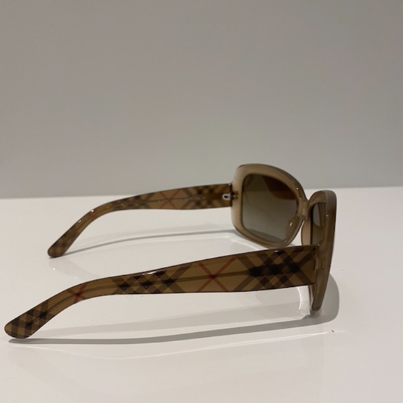 Burberry Sunglasses - Picture 3 of 4